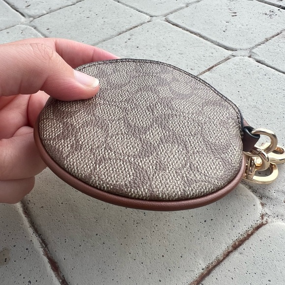 Coach circular coin pouch bag charm - Picture 6 of 8
